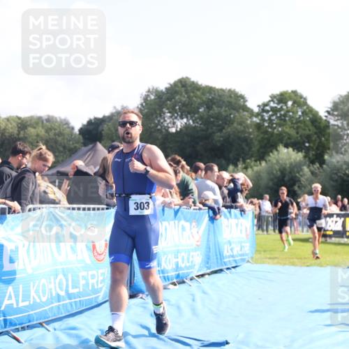 25.08.2024 - Elbe Triathlon Hamburg H.Heesch http://msf.ph/oto/6872765 25.08.2024 11:10:17 Ziel 147, 303, 305, 575 meine-sportfotos.de