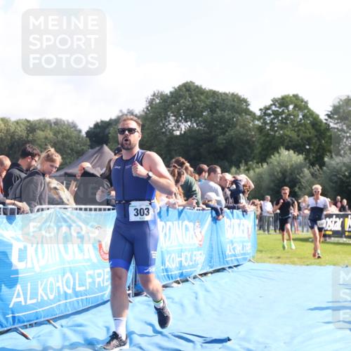 25.08.2024 - Elbe Triathlon Hamburg H.Heesch http://msf.ph/oto/6872774 25.08.2024 11:10:17 Ziel 147, 303, 305, 575 meine-sportfotos.de