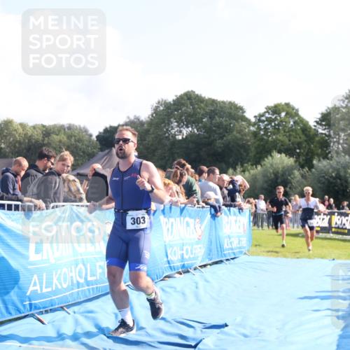 25.08.2024 - Elbe Triathlon Hamburg H.Heesch http://msf.ph/oto/6872786 25.08.2024 11:10:17 Ziel 147, 303, 305, 575 meine-sportfotos.de