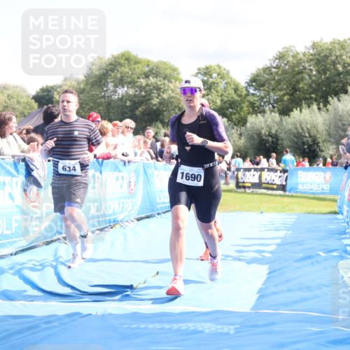 25.08.2024 - Elbe Triathlon Hamburg H.Heesch http://msf.ph/oto/6872787 25.08.2024 11:59:31 Ziel 494, 634, 1479, 1644, 1690, 1717 meine-sportfotos.de