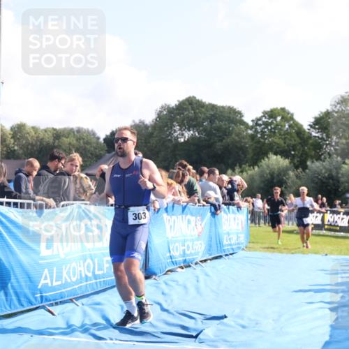 25.08.2024 - Elbe Triathlon Hamburg H.Heesch http://msf.ph/oto/6872794 25.08.2024 11:10:17 Ziel 147, 303, 305, 575 meine-sportfotos.de