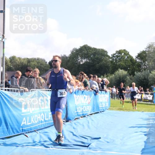 25.08.2024 - Elbe Triathlon Hamburg H.Heesch http://msf.ph/oto/6872803 25.08.2024 11:10:17 Ziel 147, 303, 305, 575 meine-sportfotos.de