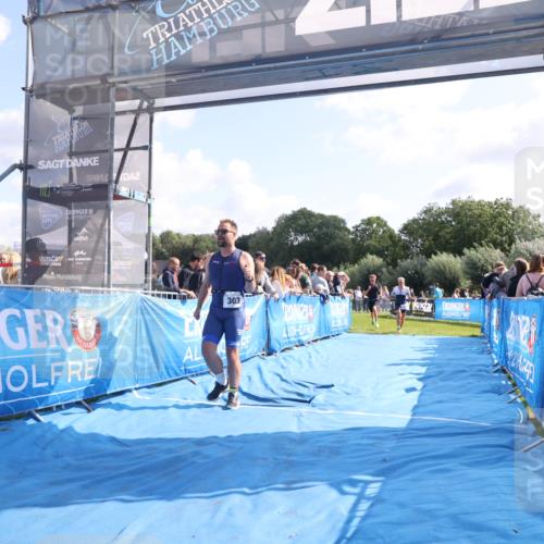 25.08.2024 - Elbe Triathlon Hamburg H.Heesch http://msf.ph/oto/6872851 25.08.2024 11:10:18 Ziel 147, 303, 305, 575 meine-sportfotos.de