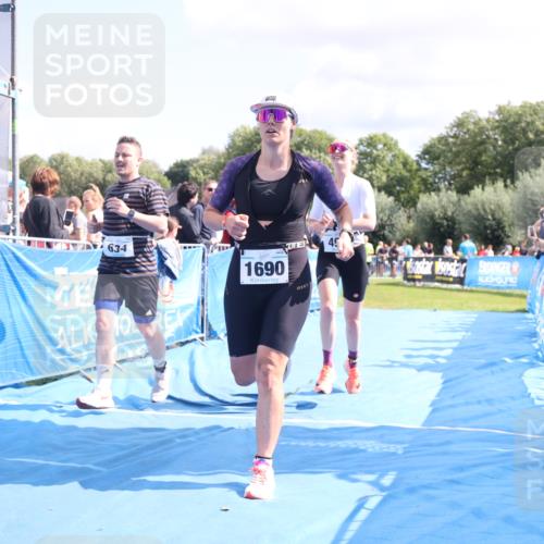 25.08.2024 - Elbe Triathlon Hamburg H.Heesch http://msf.ph/oto/6872863 25.08.2024 11:59:32 Ziel 494, 634, 1479, 1644, 1690, 1717 meine-sportfotos.de