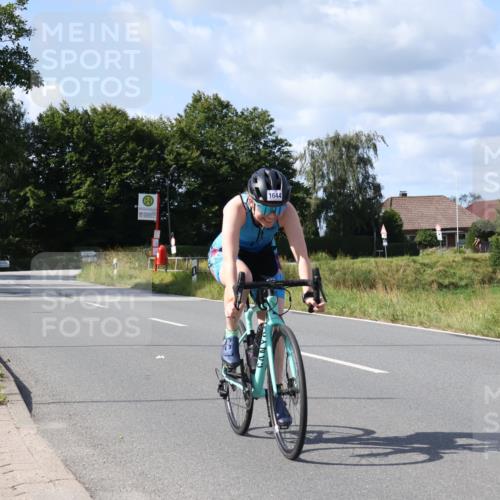 25.08.2024 - Elbe Triathlon Hamburg Fuchs,  Jonas http://msf.ph/oto/6872870 25.08.2024 11:18:37 Radfahren 1485, 1644, 1575 meine-sportfotos.de