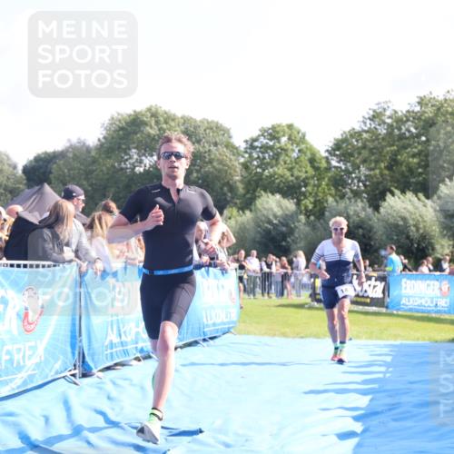 25.08.2024 - Elbe Triathlon Hamburg H.Heesch http://msf.ph/oto/6872883 25.08.2024 11:10:20 Ziel 147, 303, 305, 575 meine-sportfotos.de