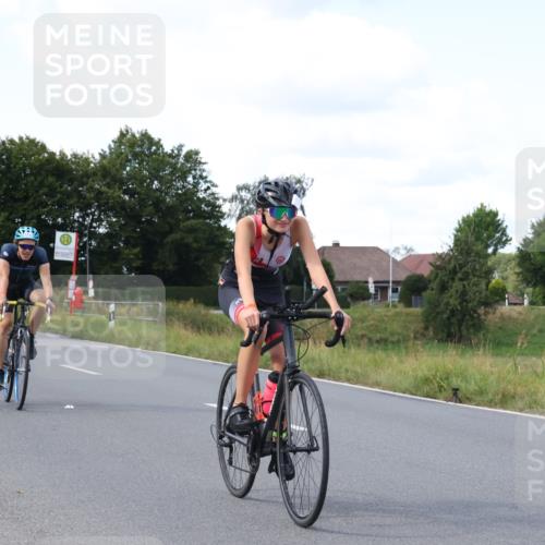 25.08.2024 - Elbe Triathlon Hamburg Fuchs,  Jonas http://msf.ph/oto/6872907 25.08.2024 11:18:53 Radfahren 1719, 1717, 1686, 1704 meine-sportfotos.de