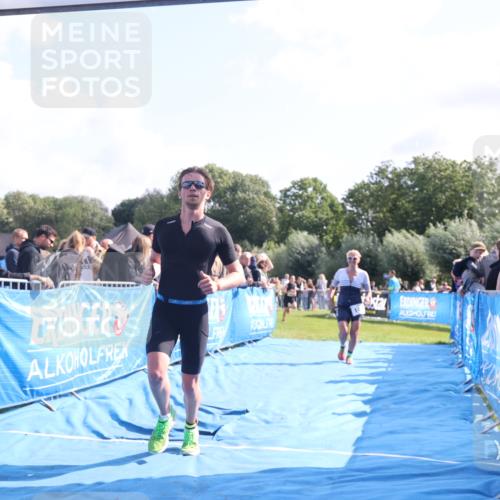 25.08.2024 - Elbe Triathlon Hamburg H.Heesch http://msf.ph/oto/6872908 25.08.2024 11:10:20 Ziel 147, 303, 305, 575 meine-sportfotos.de