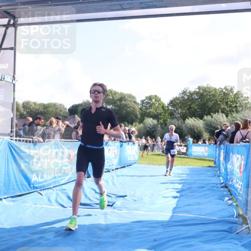 25.08.2024 - Elbe Triathlon Hamburg H.Heesch http://msf.ph/oto/6872916 25.08.2024 11:10:20 Ziel 147, 303, 305, 575 meine-sportfotos.de