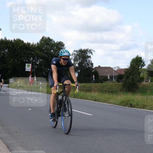25.08.2024 - Elbe Triathlon Hamburg Fuchs,  Jonas http://msf.ph/oto/6872918 25.08.2024 11:18:54 Radfahren 1719, 1717, 1686, 1704, 1701 meine-sportfotos.de