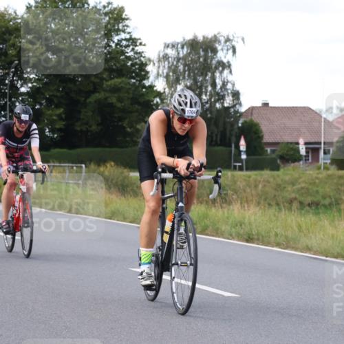 25.08.2024 - Elbe Triathlon Hamburg Fuchs,  Jonas http://msf.ph/oto/6872952 25.08.2024 11:19:00 Radfahren 1686, 1704, 1701, 1584 meine-sportfotos.de