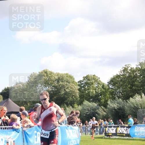 25.08.2024 - Elbe Triathlon Hamburg H.Heesch http://msf.ph/oto/6872961 25.08.2024 11:37:50 Ziel 735, 1428, 1462 meine-sportfotos.de