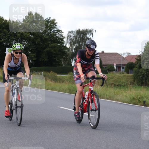 25.08.2024 - Elbe Triathlon Hamburg Fuchs,  Jonas http://msf.ph/oto/6872968 25.08.2024 11:19:01 Radfahren 1686, 1704, 1701, 1584 meine-sportfotos.de