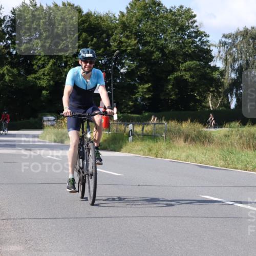 25.08.2024 - Elbe Triathlon Hamburg Fuchs,  Jonas http://msf.ph/oto/6872969 25.08.2024 10:34:35 Radfahren 705, 473, 718, 581 meine-sportfotos.de