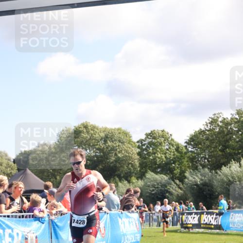 25.08.2024 - Elbe Triathlon Hamburg H.Heesch http://msf.ph/oto/6872974 25.08.2024 11:37:50 Ziel 735, 1428, 1462 meine-sportfotos.de