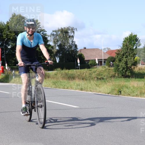 25.08.2024 - Elbe Triathlon Hamburg Fuchs,  Jonas http://msf.ph/oto/6872988 25.08.2024 10:34:35 Radfahren 705, 473, 718, 581 meine-sportfotos.de