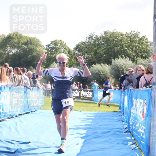 25.08.2024 - Elbe Triathlon Hamburg H.Heesch http://msf.ph/oto/6873003 25.08.2024 11:10:22 Ziel 147, 303, 305, 575 meine-sportfotos.de