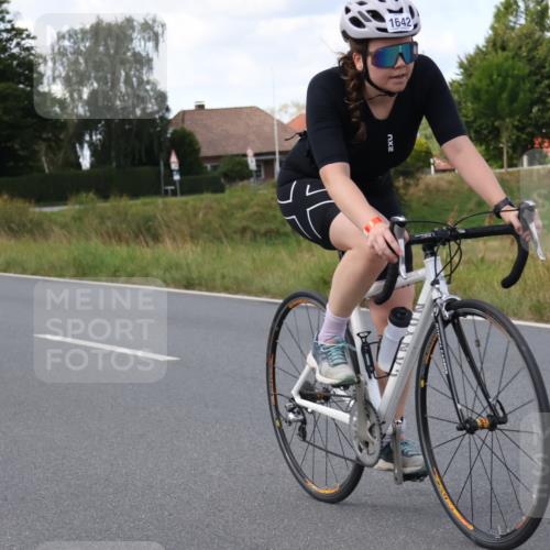 25.08.2024 - Elbe Triathlon Hamburg Fuchs,  Jonas http://msf.ph/oto/6873009 25.08.2024 11:19:17 Radfahren 1654 meine-sportfotos.de