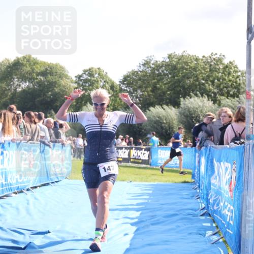 25.08.2024 - Elbe Triathlon Hamburg H.Heesch http://msf.ph/oto/6873010 25.08.2024 11:10:22 Ziel 147, 303, 305, 575 meine-sportfotos.de