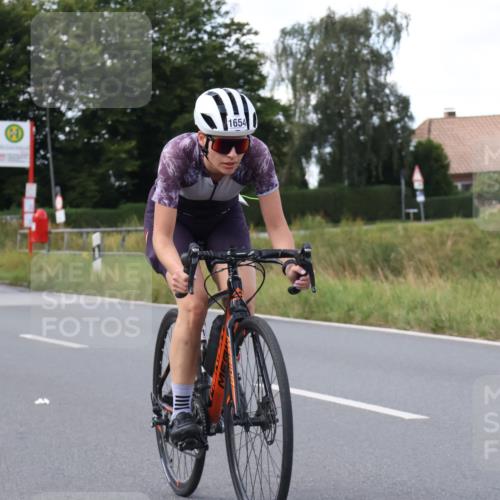 25.08.2024 - Elbe Triathlon Hamburg Fuchs,  Jonas http://msf.ph/oto/6873014 25.08.2024 11:19:18 Radfahren 1654 meine-sportfotos.de