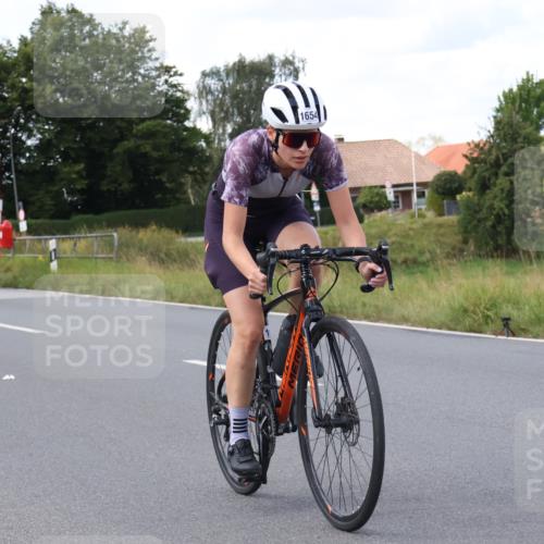 25.08.2024 - Elbe Triathlon Hamburg Fuchs,  Jonas http://msf.ph/oto/6873019 25.08.2024 11:19:18 Radfahren 1654 meine-sportfotos.de