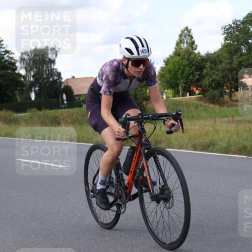 25.08.2024 - Elbe Triathlon Hamburg Fuchs,  Jonas http://msf.ph/oto/6873022 25.08.2024 11:19:18 Radfahren 1654 meine-sportfotos.de