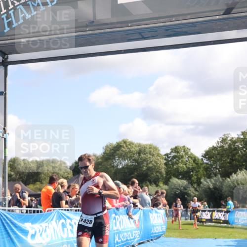 25.08.2024 - Elbe Triathlon Hamburg H.Heesch http://msf.ph/oto/6873038 25.08.2024 11:37:51 Ziel 735, 1428, 1462 meine-sportfotos.de