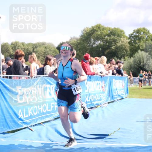 25.08.2024 - Elbe Triathlon Hamburg H.Heesch http://msf.ph/oto/6873039 25.08.2024 11:59:38 Ziel 494, 634, 1523, 1644, 1690 meine-sportfotos.de