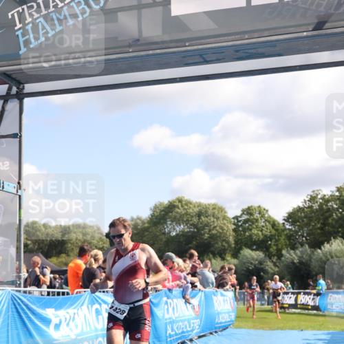 25.08.2024 - Elbe Triathlon Hamburg H.Heesch http://msf.ph/oto/6873043 25.08.2024 11:37:51 Ziel 735, 1428, 1462 meine-sportfotos.de