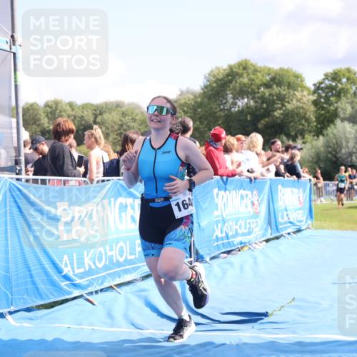 25.08.2024 - Elbe Triathlon Hamburg H.Heesch http://msf.ph/oto/6873046 25.08.2024 11:59:38 Ziel 494, 634, 1523, 1644, 1690 meine-sportfotos.de
