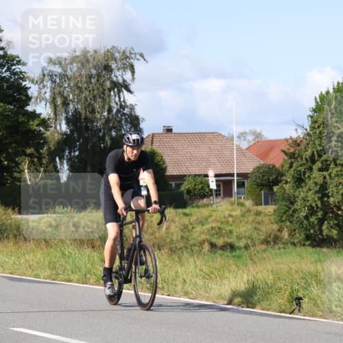 25.08.2024 - Elbe Triathlon Hamburg Fuchs,  Jonas http://msf.ph/oto/6873048 25.08.2024 10:34:49 Radfahren 642, 758, 519, 564, 737, 573 meine-sportfotos.de