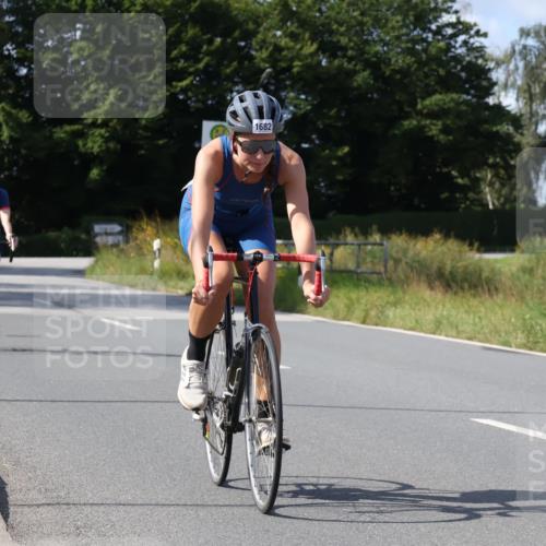 25.08.2024 - Elbe Triathlon Hamburg Fuchs,  Jonas http://msf.ph/oto/6873056 25.08.2024 11:19:38 Radfahren 1705, 1682, 1678, 1685, 1628 meine-sportfotos.de