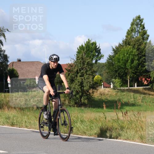 25.08.2024 - Elbe Triathlon Hamburg Fuchs,  Jonas http://msf.ph/oto/6873059 25.08.2024 10:34:49 Radfahren 642, 758, 519, 564, 737, 573 meine-sportfotos.de