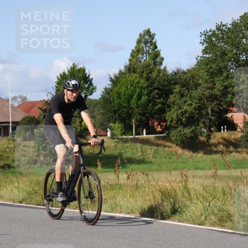 25.08.2024 - Elbe Triathlon Hamburg Fuchs,  Jonas http://msf.ph/oto/6873060 25.08.2024 10:34:49 Radfahren 642, 758, 519, 564, 737, 573 meine-sportfotos.de