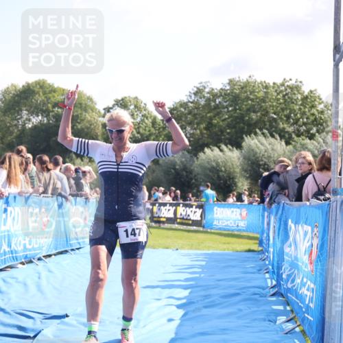 25.08.2024 - Elbe Triathlon Hamburg H.Heesch http://msf.ph/oto/6873063 25.08.2024 11:10:22 Ziel 147, 303, 305, 575 meine-sportfotos.de
