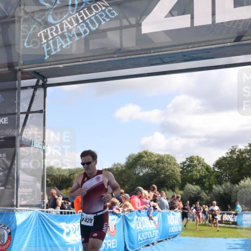 25.08.2024 - Elbe Triathlon Hamburg H.Heesch http://msf.ph/oto/6873072 25.08.2024 11:37:51 Ziel 735, 1428, 1462 meine-sportfotos.de