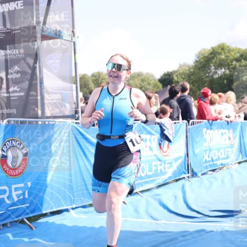 25.08.2024 - Elbe Triathlon Hamburg H.Heesch http://msf.ph/oto/6873073 25.08.2024 11:59:38 Ziel 494, 634, 1523, 1644, 1690 meine-sportfotos.de