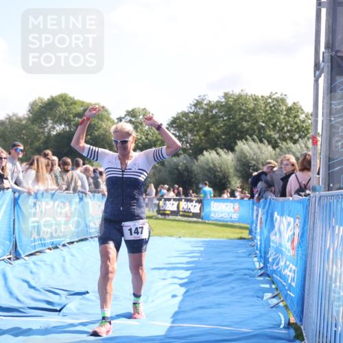 25.08.2024 - Elbe Triathlon Hamburg H.Heesch http://msf.ph/oto/6873077 25.08.2024 11:10:22 Ziel 147, 303, 305, 575 meine-sportfotos.de