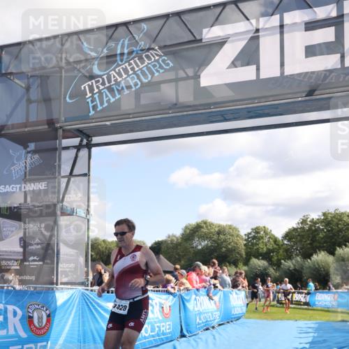 25.08.2024 - Elbe Triathlon Hamburg H.Heesch http://msf.ph/oto/6873089 25.08.2024 11:37:51 Ziel 735, 1428, 1462 meine-sportfotos.de