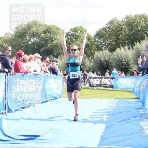 25.08.2024 - Elbe Triathlon Hamburg H.Heesch http://msf.ph/oto/6873094 25.08.2024 11:59:43 Ziel 538, 1523, 1644 meine-sportfotos.de