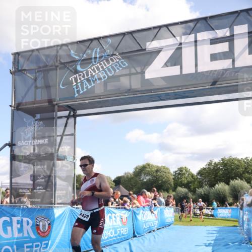 25.08.2024 - Elbe Triathlon Hamburg H.Heesch http://msf.ph/oto/6873098 25.08.2024 11:37:51 Ziel 735, 1428, 1462 meine-sportfotos.de