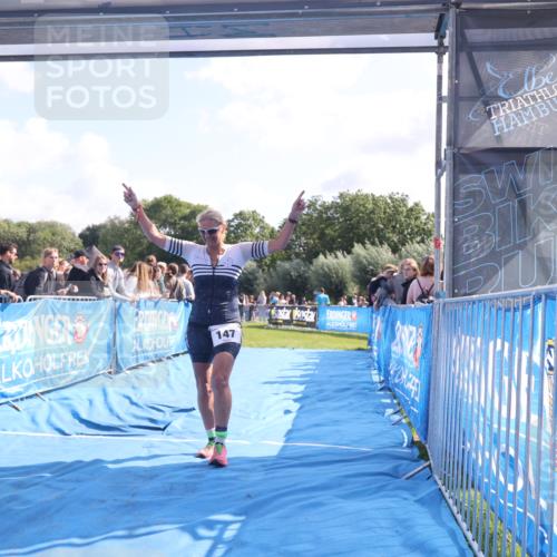 25.08.2024 - Elbe Triathlon Hamburg H.Heesch http://msf.ph/oto/6873123 25.08.2024 11:10:23 Ziel 147, 303, 575 meine-sportfotos.de