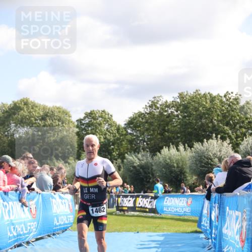 25.08.2024 - Elbe Triathlon Hamburg H.Heesch http://msf.ph/oto/6873126 25.08.2024 11:37:55 Ziel 446, 1428, 1462 meine-sportfotos.de