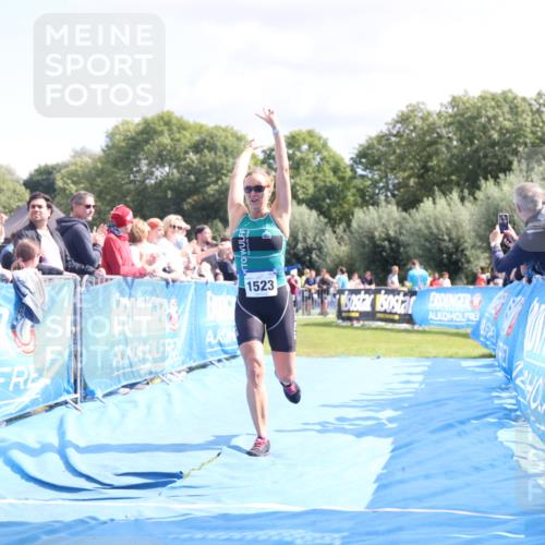 25.08.2024 - Elbe Triathlon Hamburg H.Heesch http://msf.ph/oto/6873143 25.08.2024 11:59:43 Ziel 538, 1523, 1644 meine-sportfotos.de
