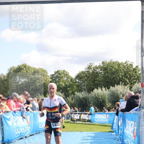 25.08.2024 - Elbe Triathlon Hamburg H.Heesch http://msf.ph/oto/6873147 25.08.2024 11:37:55 Ziel 446, 1428, 1462 meine-sportfotos.de