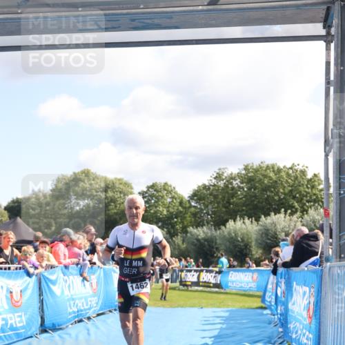25.08.2024 - Elbe Triathlon Hamburg H.Heesch http://msf.ph/oto/6873166 25.08.2024 11:37:56 Ziel 446, 1428, 1462 meine-sportfotos.de
