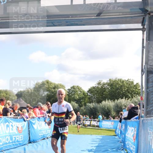 25.08.2024 - Elbe Triathlon Hamburg H.Heesch http://msf.ph/oto/6873190 25.08.2024 11:37:56 Ziel 446, 1428, 1462 meine-sportfotos.de