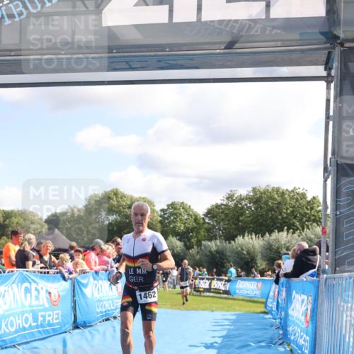 25.08.2024 - Elbe Triathlon Hamburg H.Heesch http://msf.ph/oto/6873193 25.08.2024 11:37:56 Ziel 446, 1428, 1462 meine-sportfotos.de