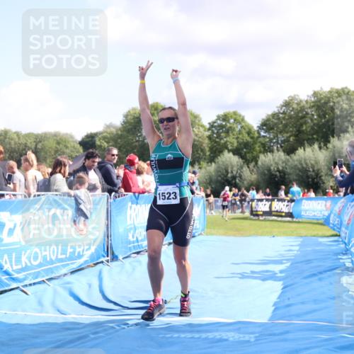 25.08.2024 - Elbe Triathlon Hamburg H.Heesch http://msf.ph/oto/6873201 25.08.2024 11:59:44 Ziel 538, 1523, 1644 meine-sportfotos.de