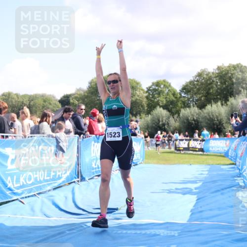 25.08.2024 - Elbe Triathlon Hamburg H.Heesch http://msf.ph/oto/6873208 25.08.2024 11:59:44 Ziel 538, 1523, 1644 meine-sportfotos.de